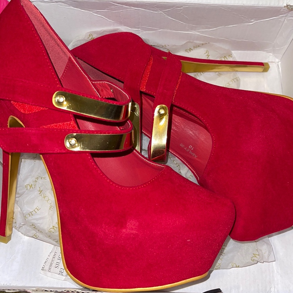 Red platform pump